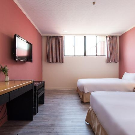 Back Home Hotel Chiayi City Exterior photo